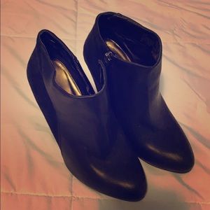 Mixed Material Ankle Boots 💋